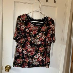 Loft floral tee size Large